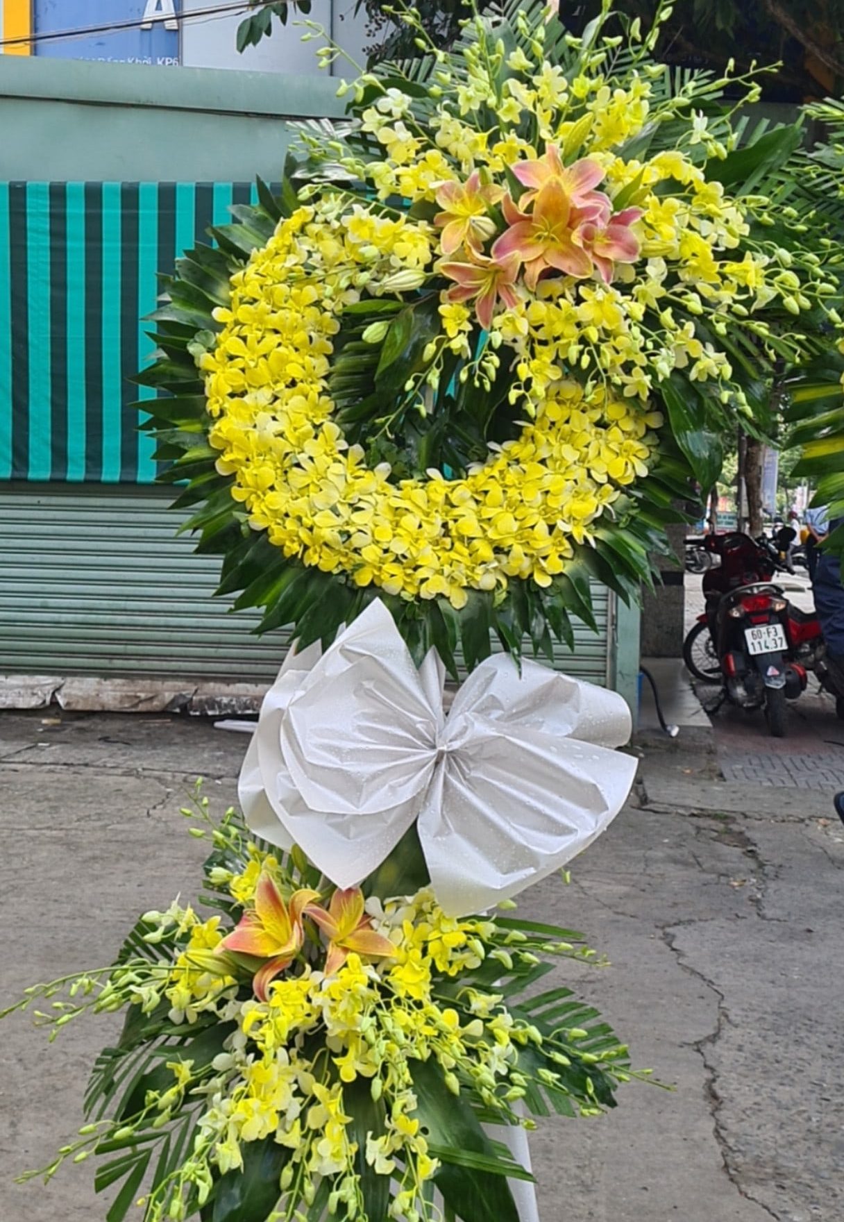 Đặt vòng hoa đám tang quận Phú Nhuận  Alo Flowers